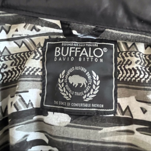 BUFFALO DAVID BITTON BLACK WINDBREAKER - Picture 8 of 12